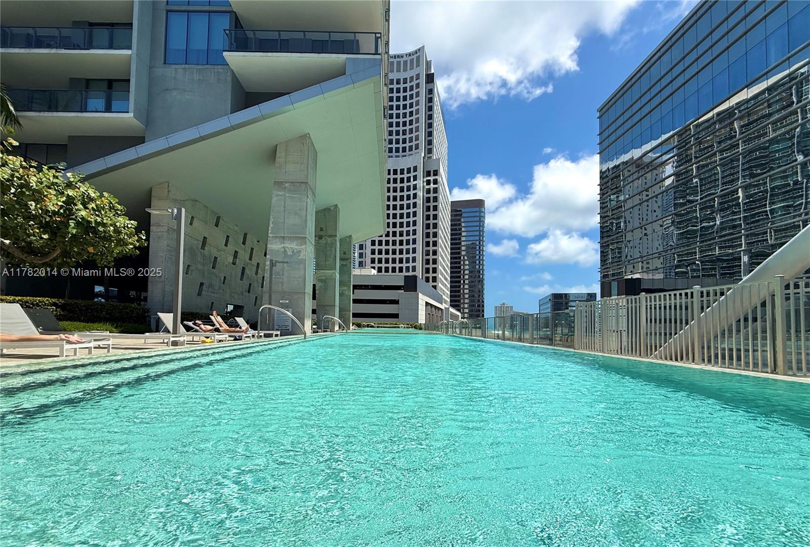 68 SE 6th Street #810, Miami, Florida image 24
