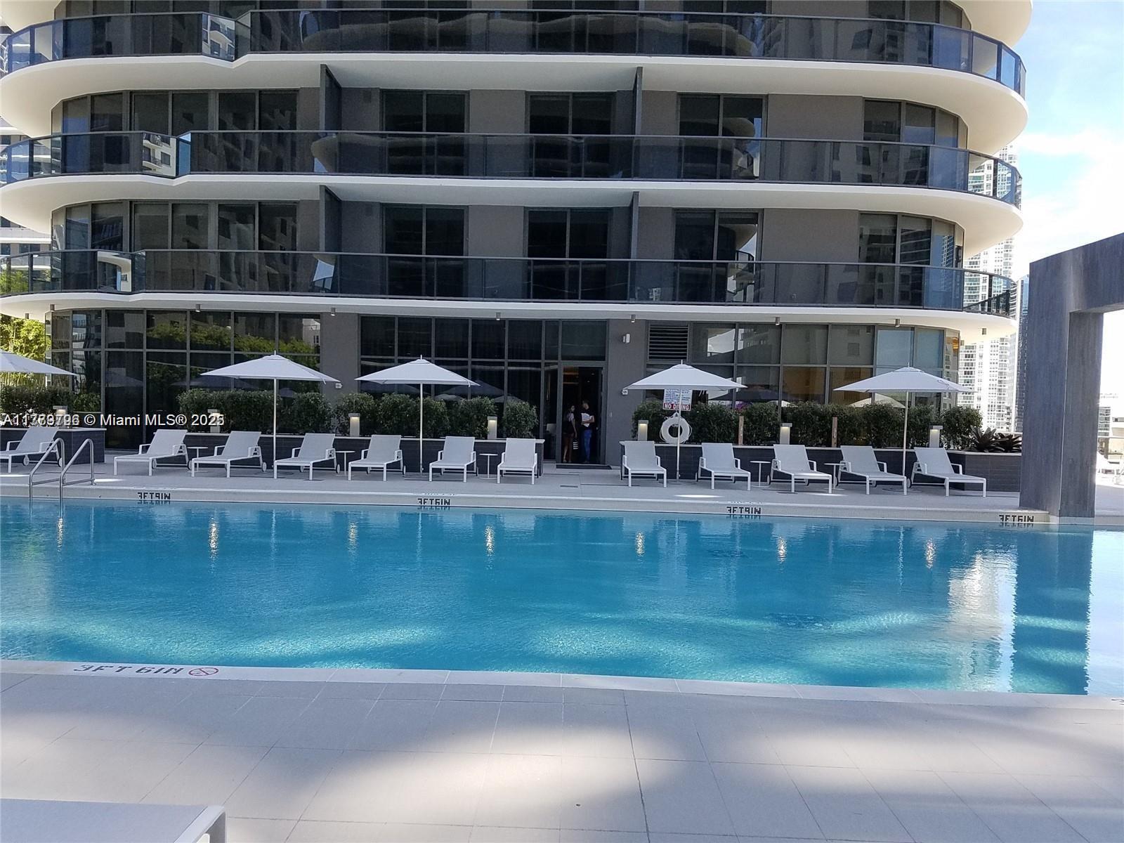 55 SW 9th St #2407, Miami FL 33130