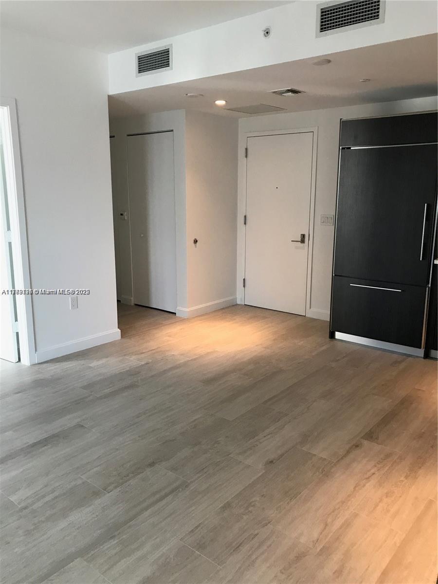 55 SW 9th St #2407, Miami FL 33130