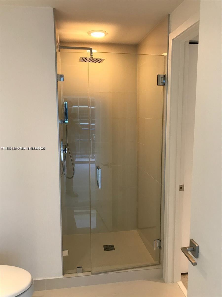 55 SW 9th St #2407, Miami FL 33130