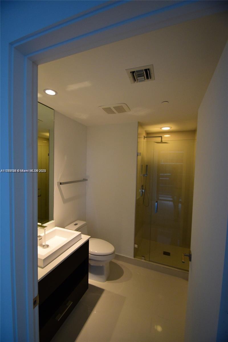 55 SW 9th St #2407, Miami FL 33130