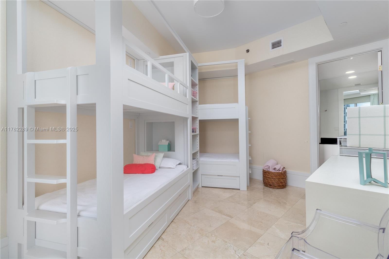 16001 Collins Ave #807, Sunny Isles Beach FL 33160