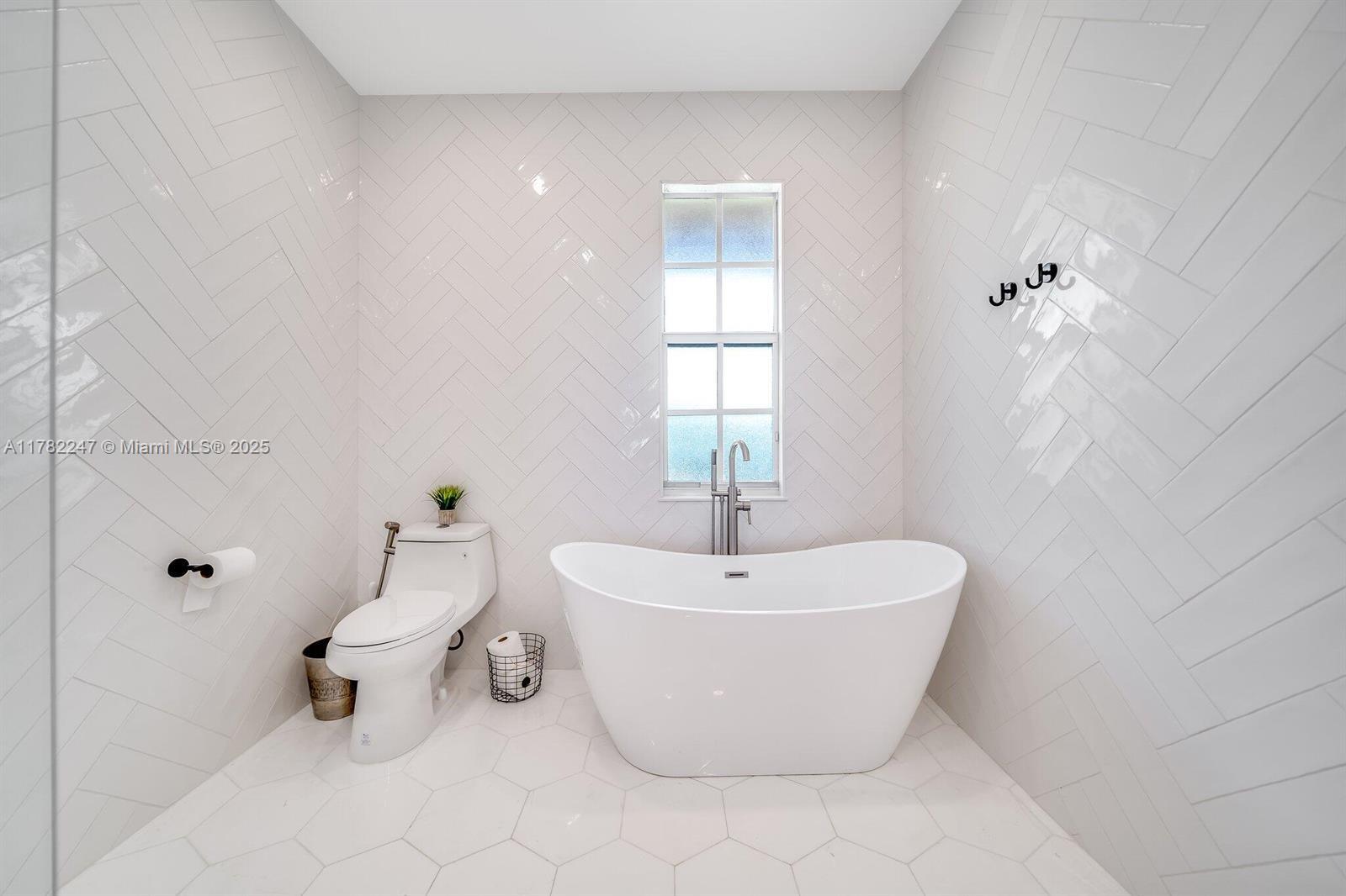 Property photo # 4