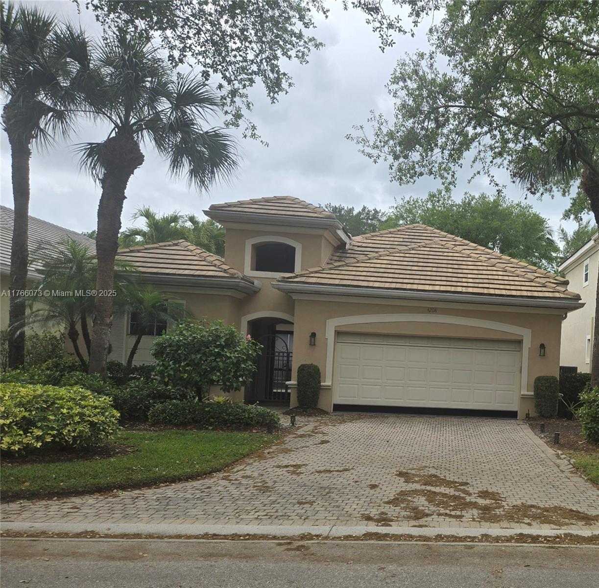 4208 Kensington High Street, Naples, Florida image 1
