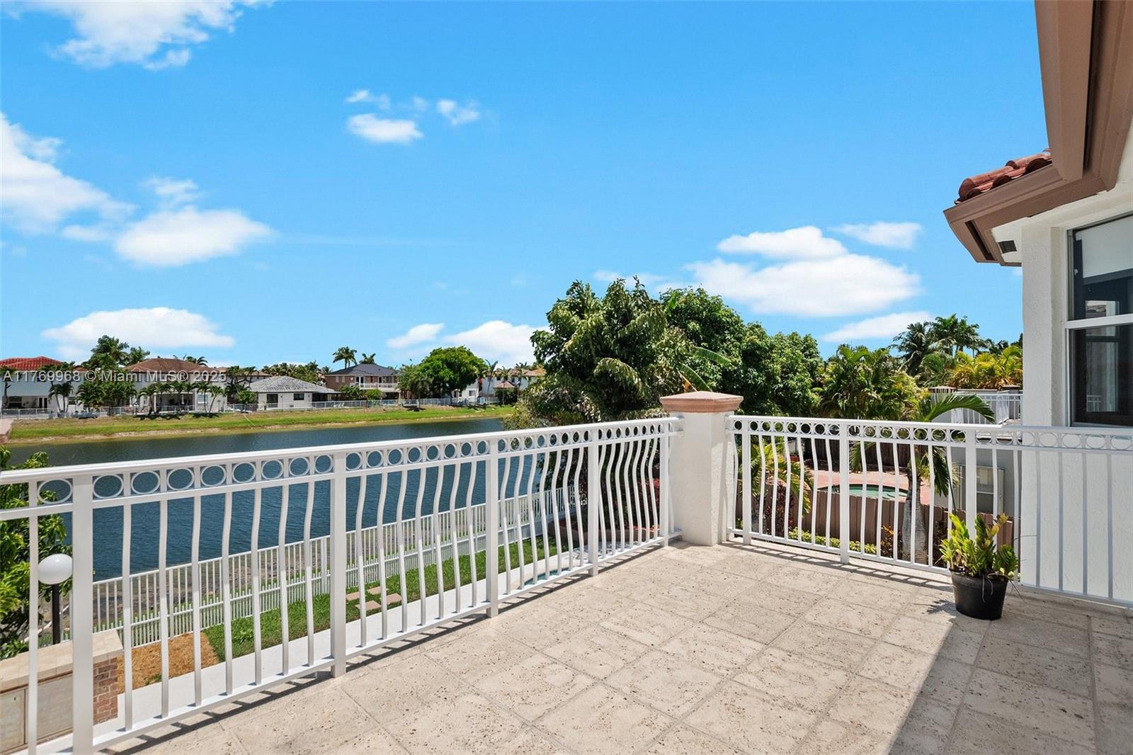 Listing Photo 10