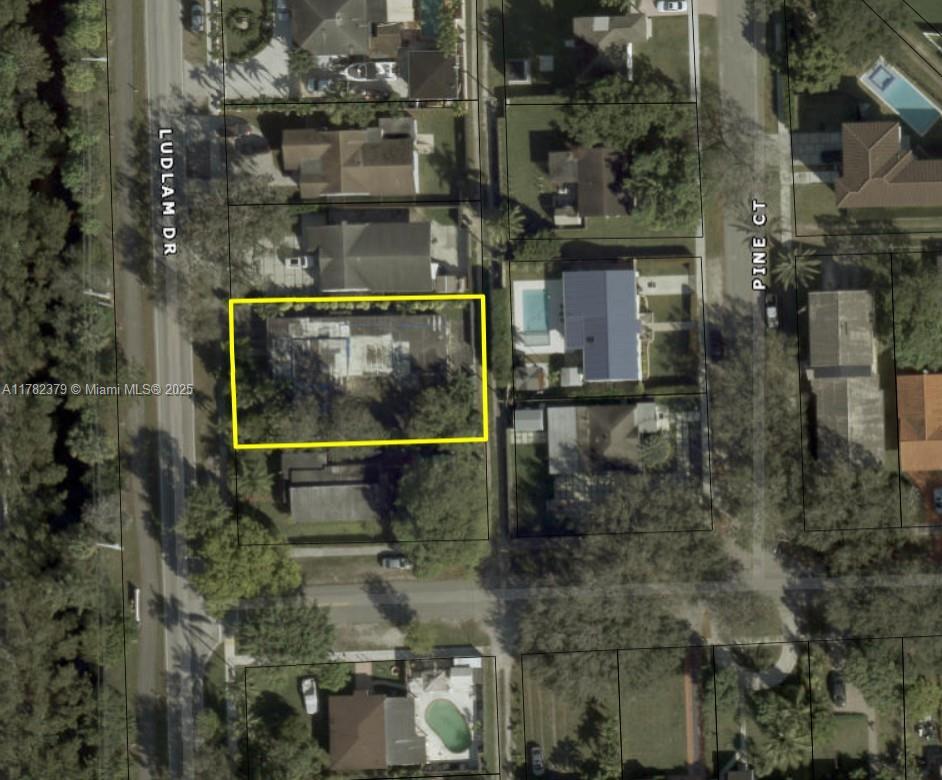 325 Ludlam Dr, Miami Springs, Florida image 3