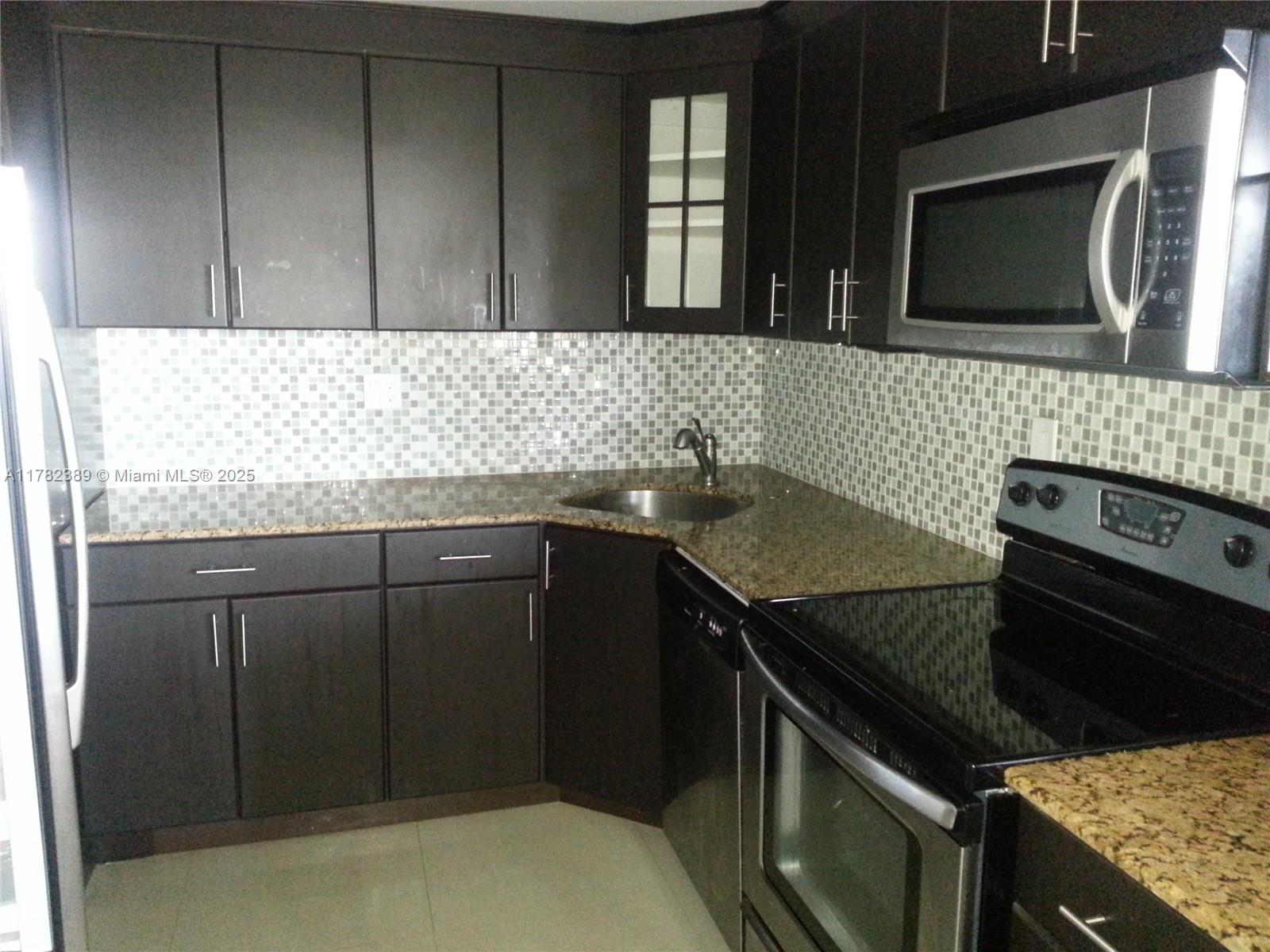 2750 NE 183rd St #2607, Aventura, Florida image 4