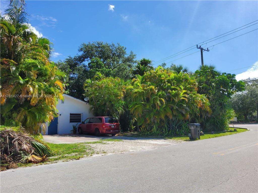 823 SE 18th St, Fort Lauderdale, Florida image 2
