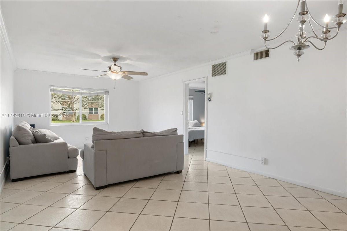 9 NE 19th Ct #104C, Wilton Manors, Florida image 2