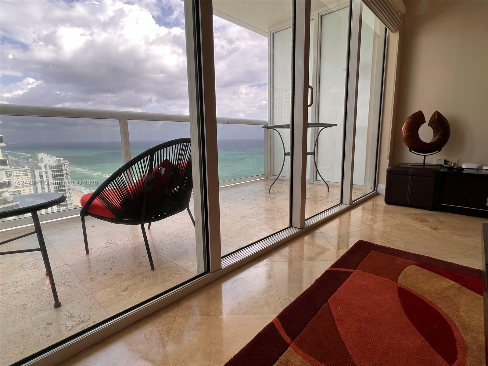 Apartamento en Alquiler en Hallandale Beach, FL