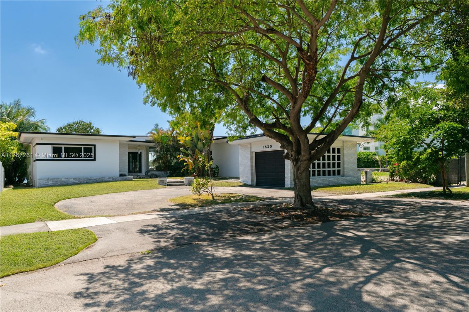 1820 Daytonia Rd, Miami Beach, Florida image 3