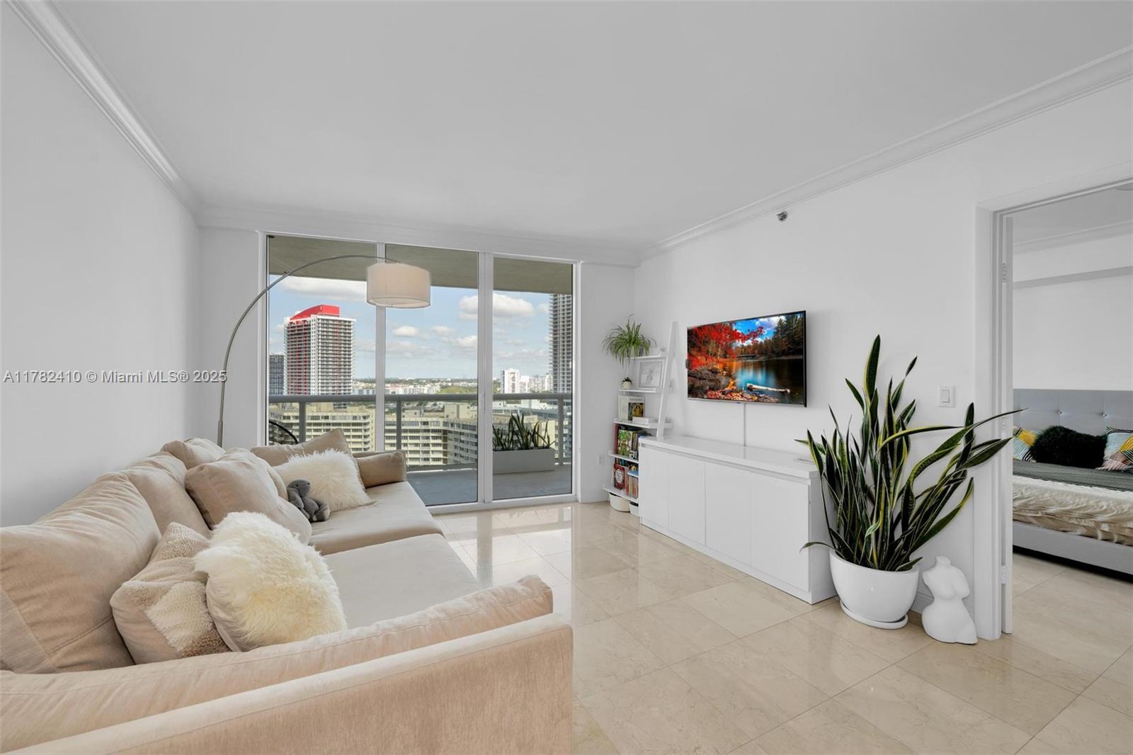 Condo for Sale in Hallandale Beach, FL