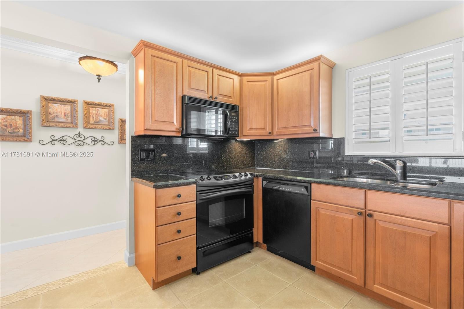 1051 Hillsboro Mile #805E, Hillsboro Beach, Florida image 12