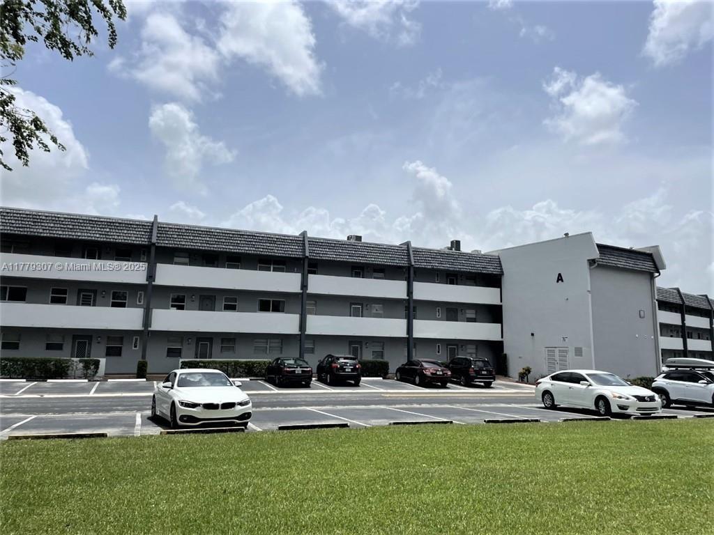 7887 Golf Cir Dr #206, Margate, Florida image 3