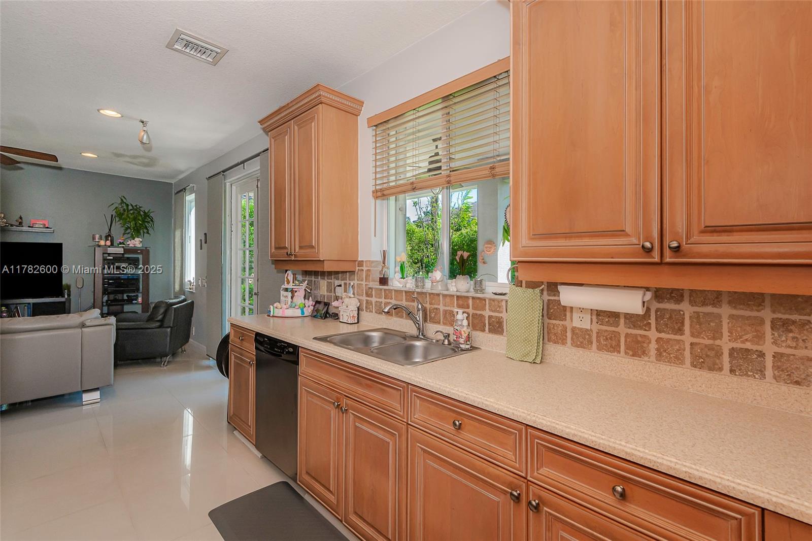 674 Conservation Dr, Weston, Florida image 14