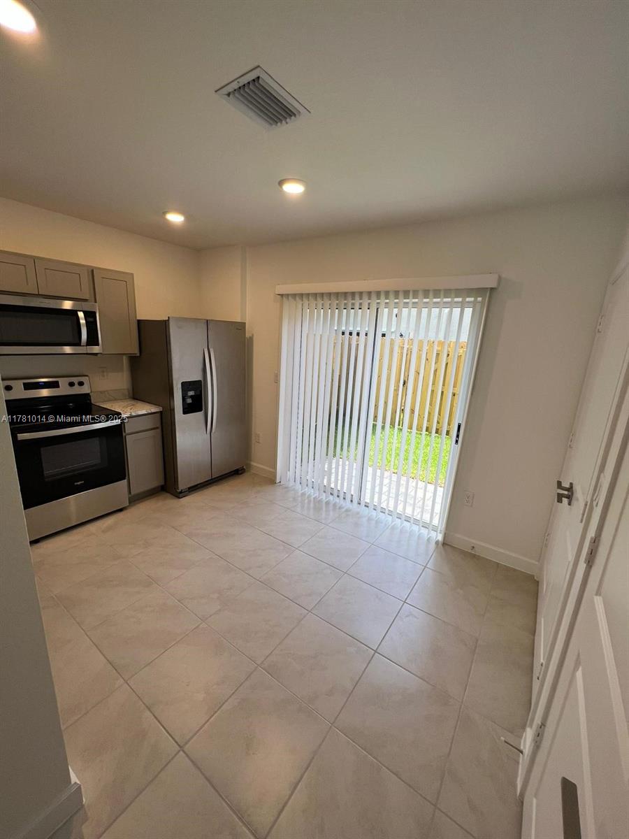 484 NE 4th Ln, Florida City, Florida image 10