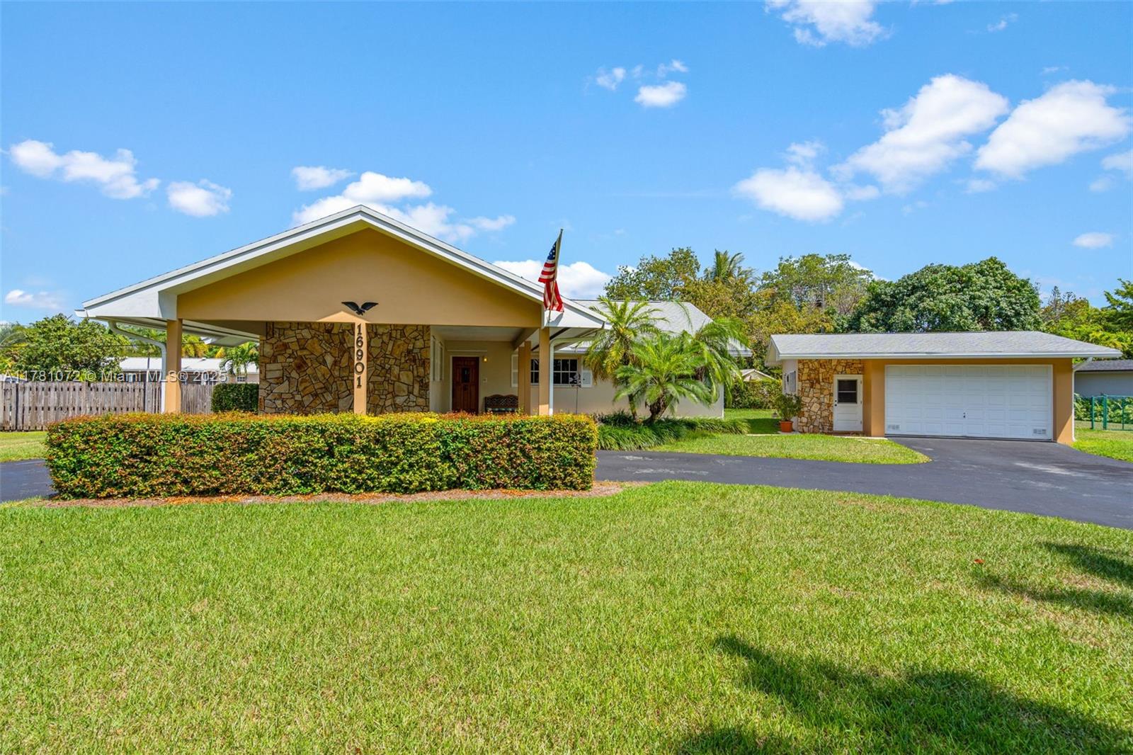 16901 SW 89th Ave  For Sale A11781072, FL