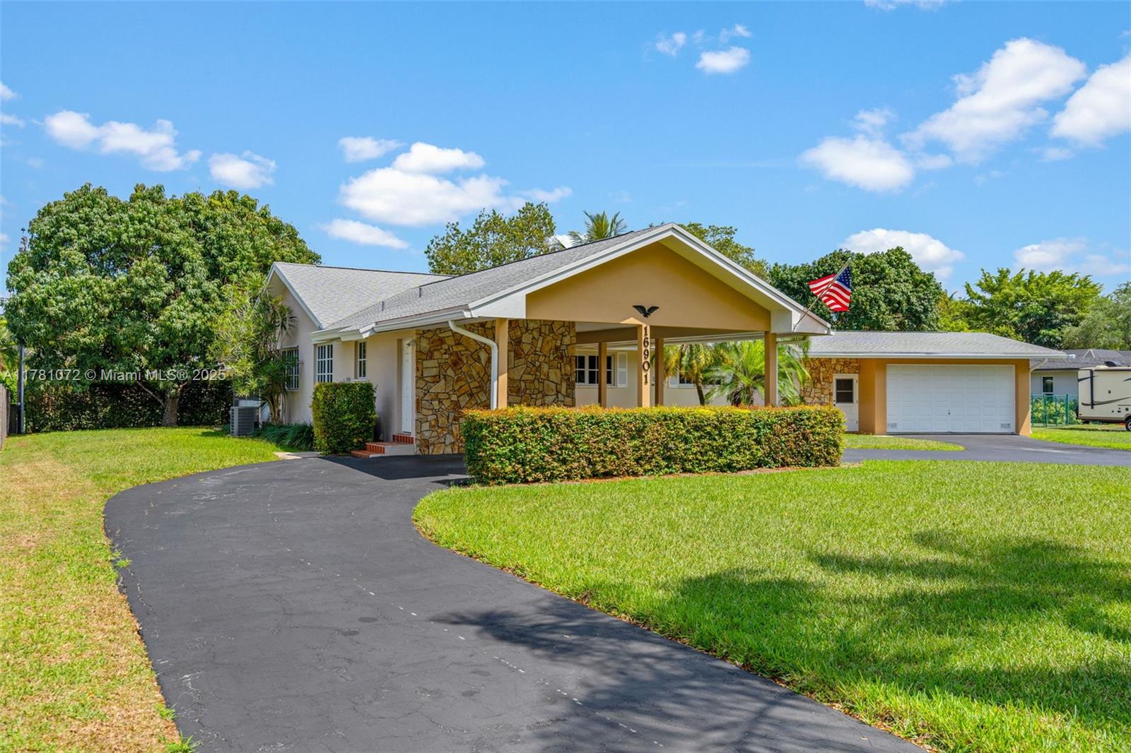 Listing Photo 10