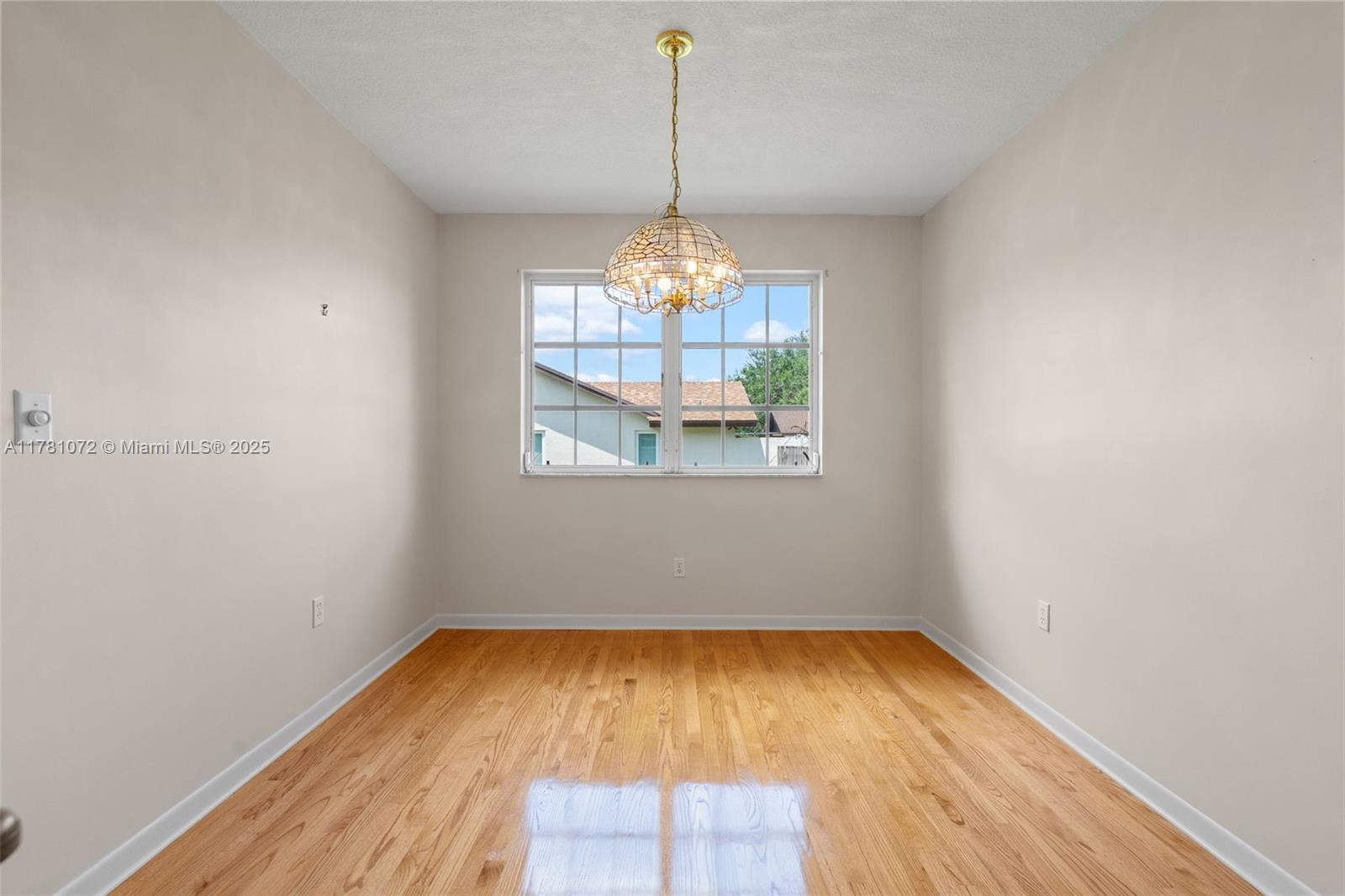 Listing Photo 16