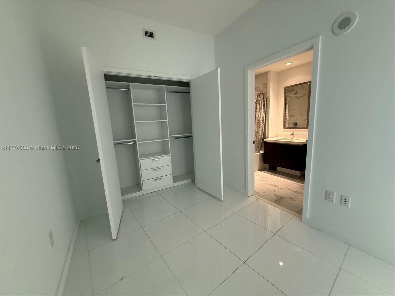 851 NE 1st Ave #2510, Miami FL 33132