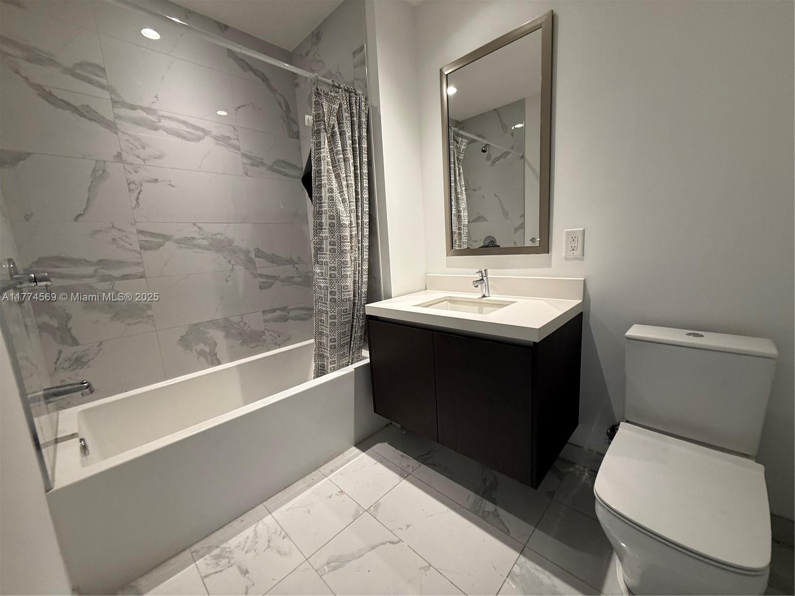 851 NE 1st Ave #2510, Miami FL 33132