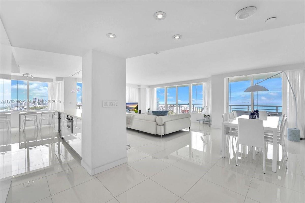 400 S Pointe Dr #1910, Miami Beach FL 33139