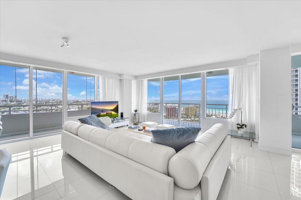 400 S Pointe Dr #1910, Miami Beach FL 33139