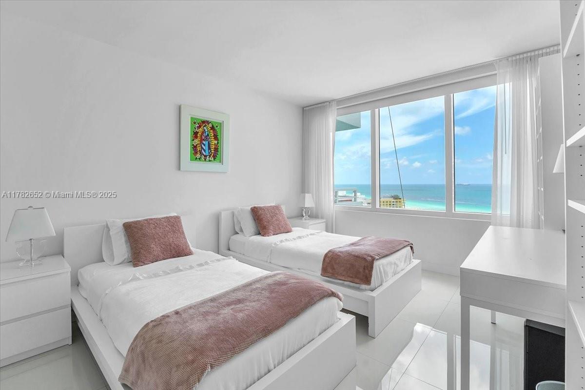400 S Pointe Dr #1910, Miami Beach FL 33139