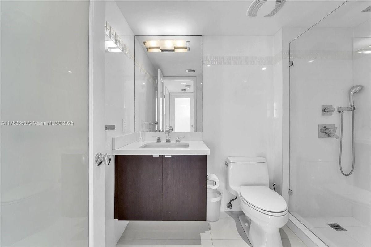 400 S Pointe Dr #1910, Miami Beach FL 33139
