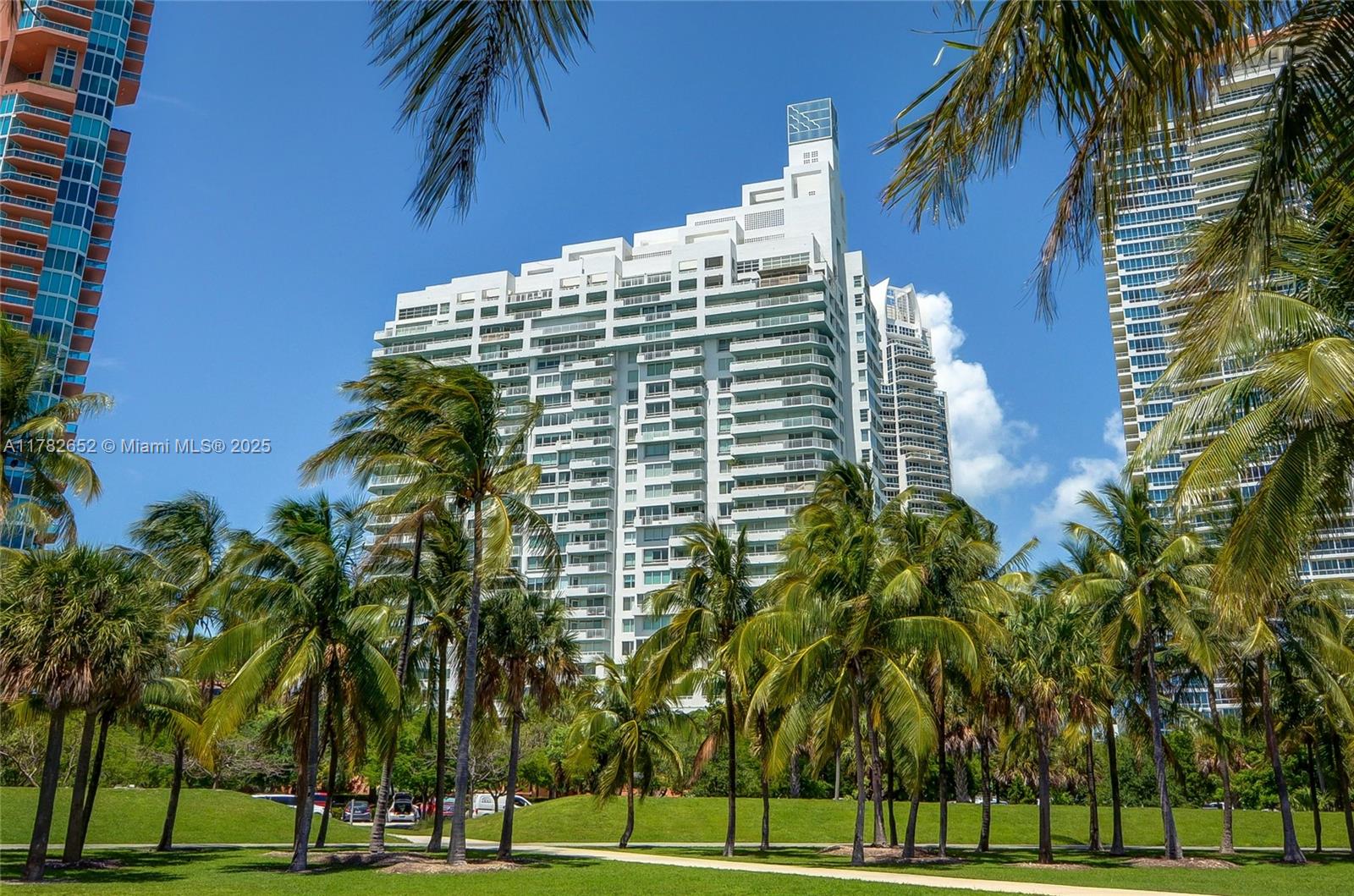 400 S Pointe Dr #1910, Miami Beach FL 33139