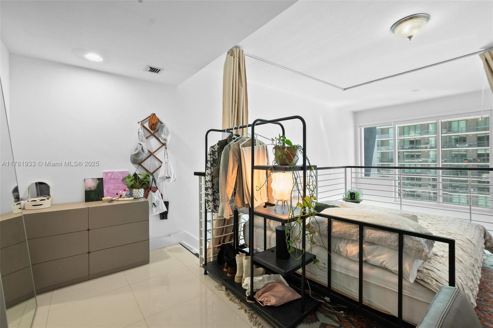 60 SW 13th St #2214, Miami FL 33130