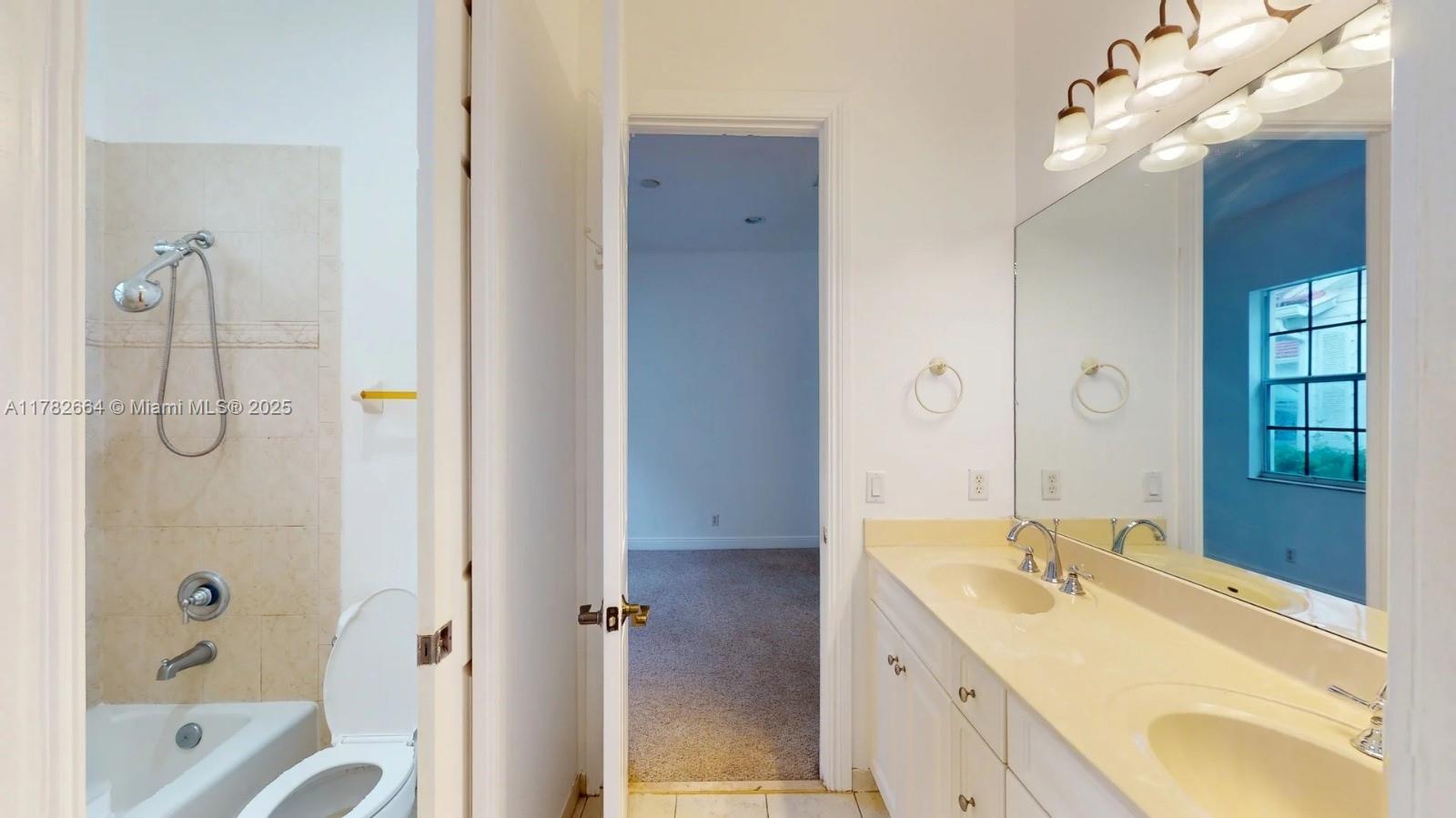 4713 Village Way, Davie, Florida image 27