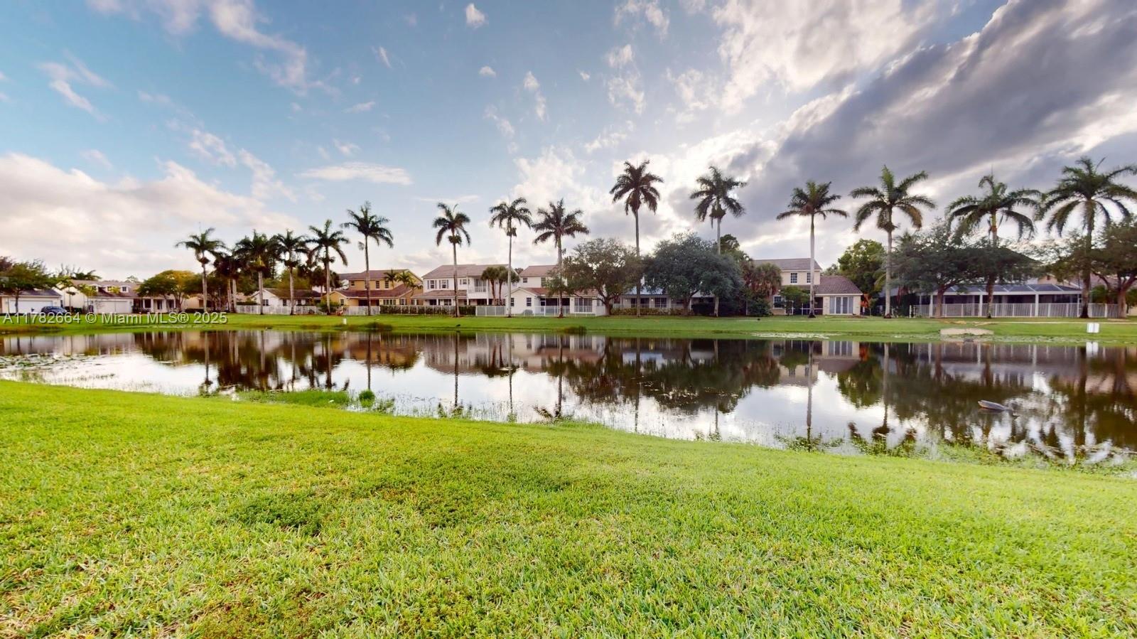 4713 Village Way, Davie, Florida image 34