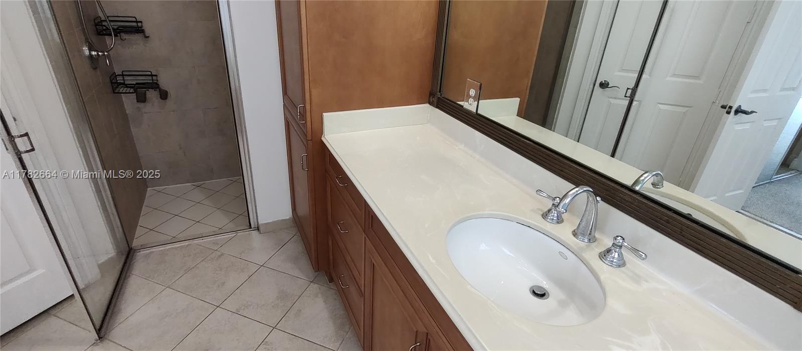 4713 Village Way, Davie, Florida image 38