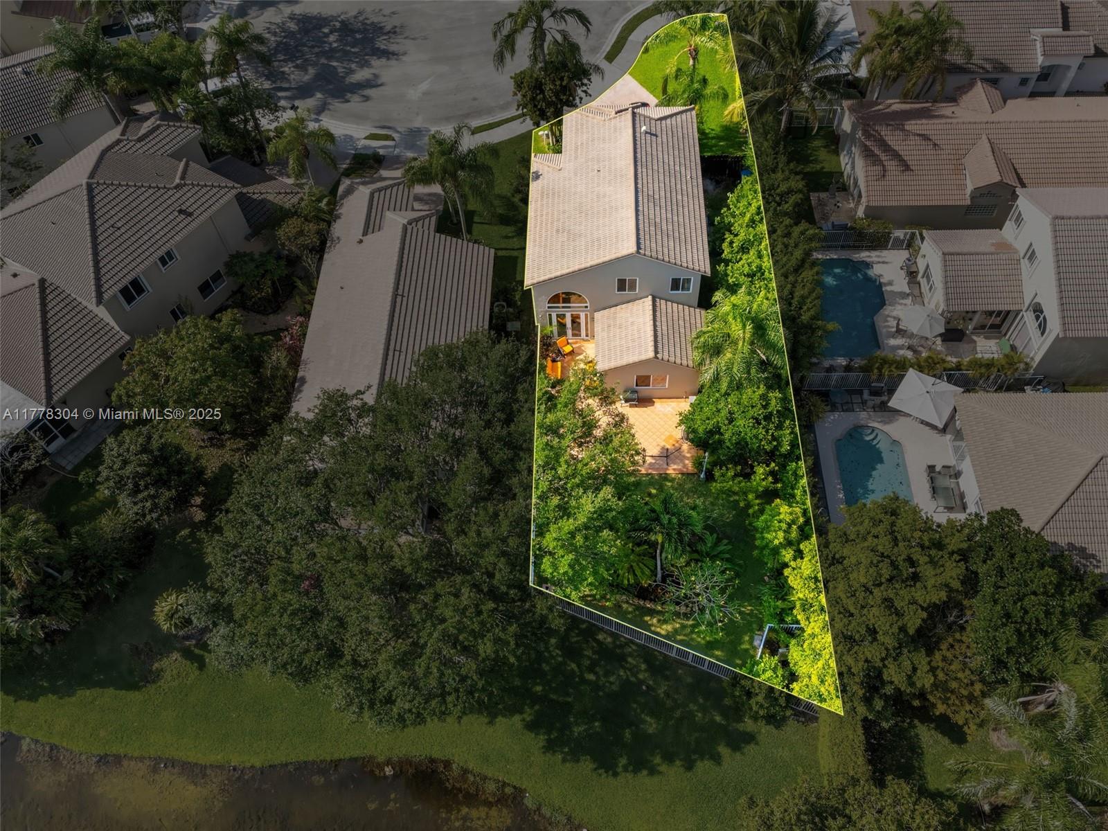 16607 Sapphire Mnr, Weston, Florida image 25