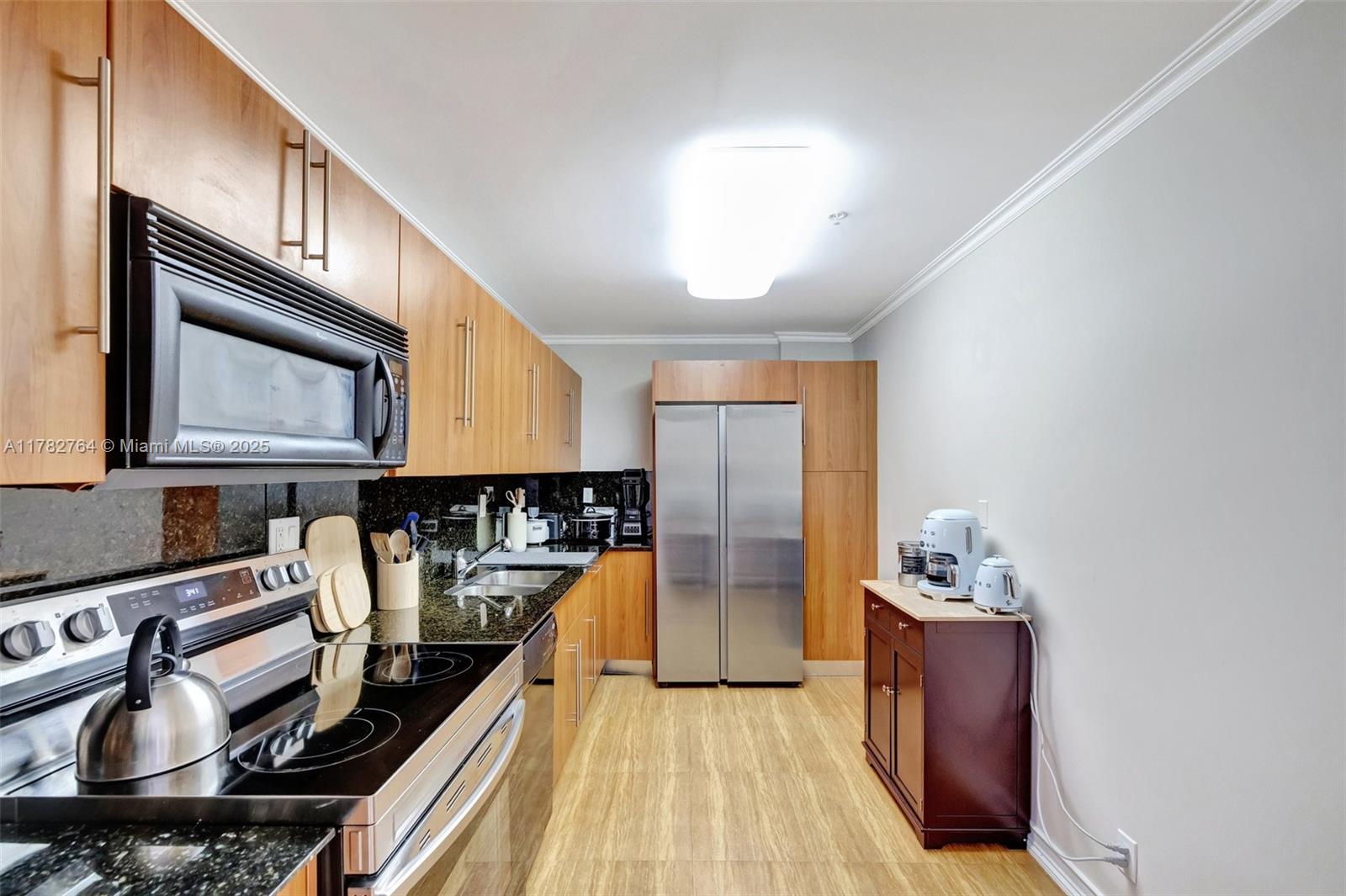 Listing Photo 12