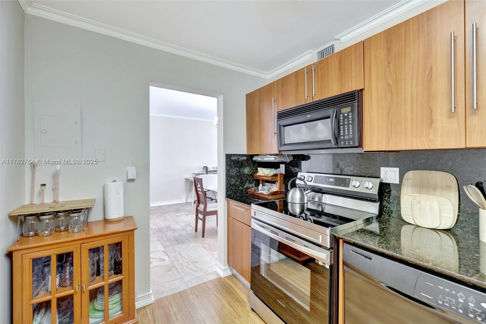 Listing Photo 16