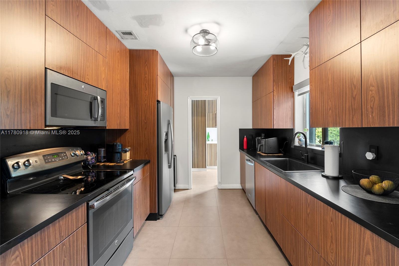 425 NE 114th St, Miami, Florida image 12