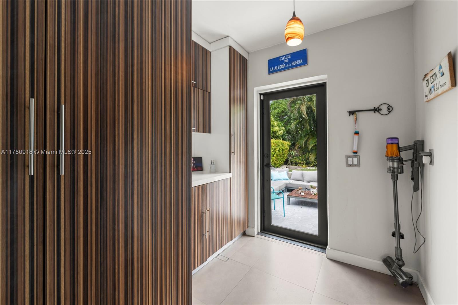 425 NE 114th St, Miami, Florida image 13