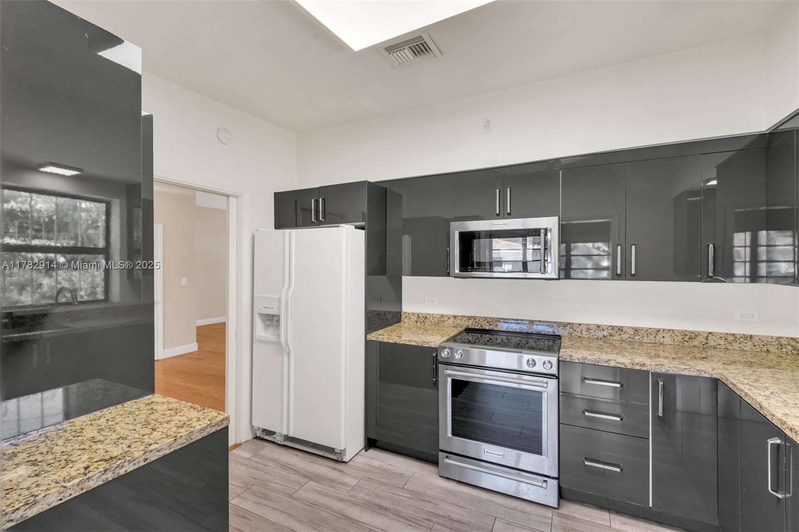 10643 NE 11th Ave, Miami Shores, Florida image 2