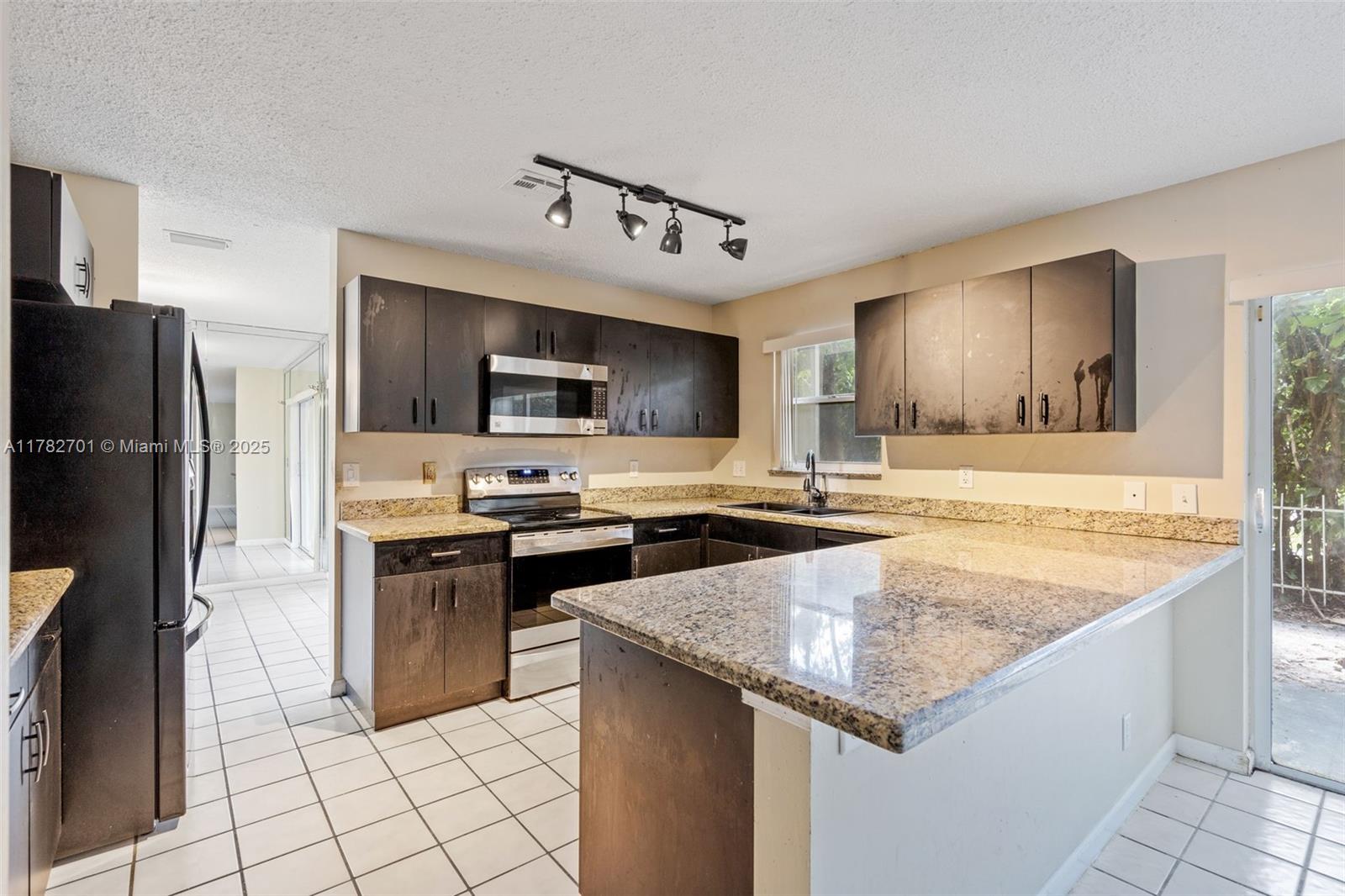 9454 NW 8th Cir, Plantation, Florida image 14