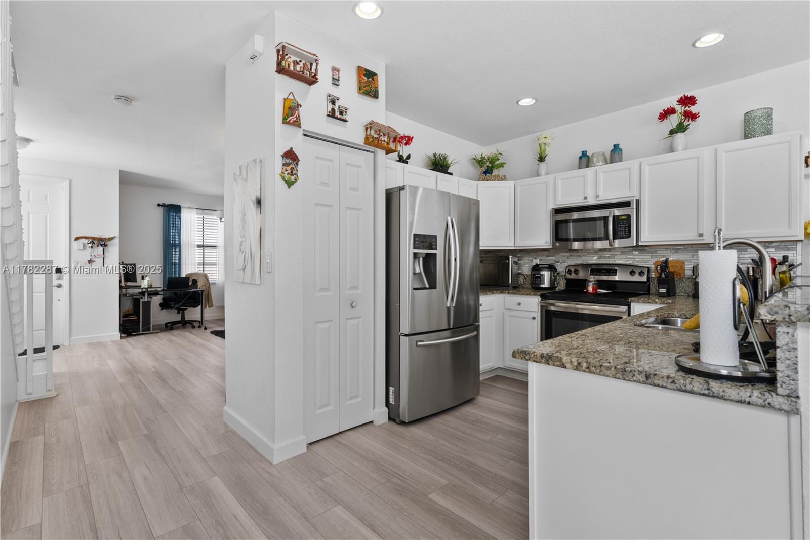 3516 W 88th Ter, Hialeah, Florida image 18