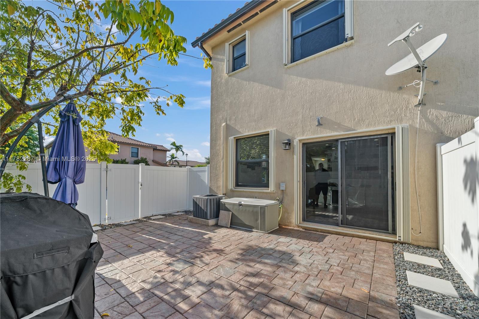 3516 W 88th Ter, Hialeah, Florida image 39