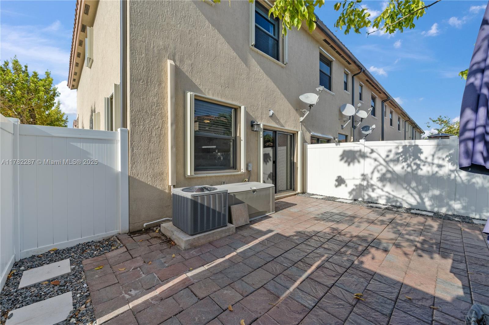 3516 W 88th Ter, Hialeah, Florida image 40