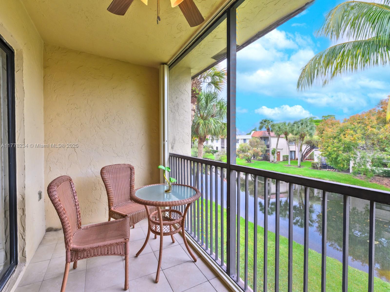 398 Lakeview Dr #205, Weston, Florida image 1
