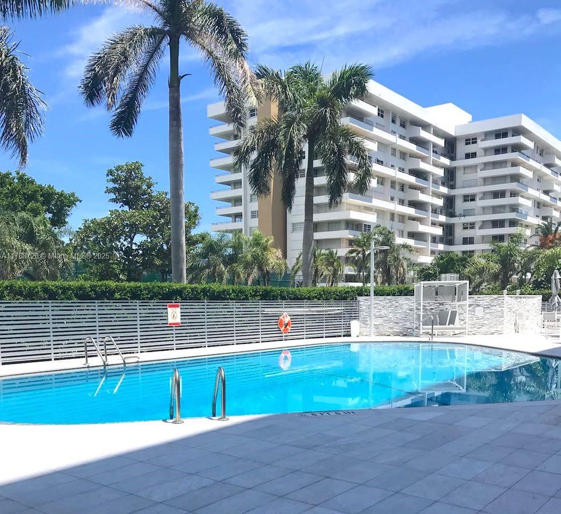 199 Ocean Lane Dr #907, Key Biscayne FL 33149