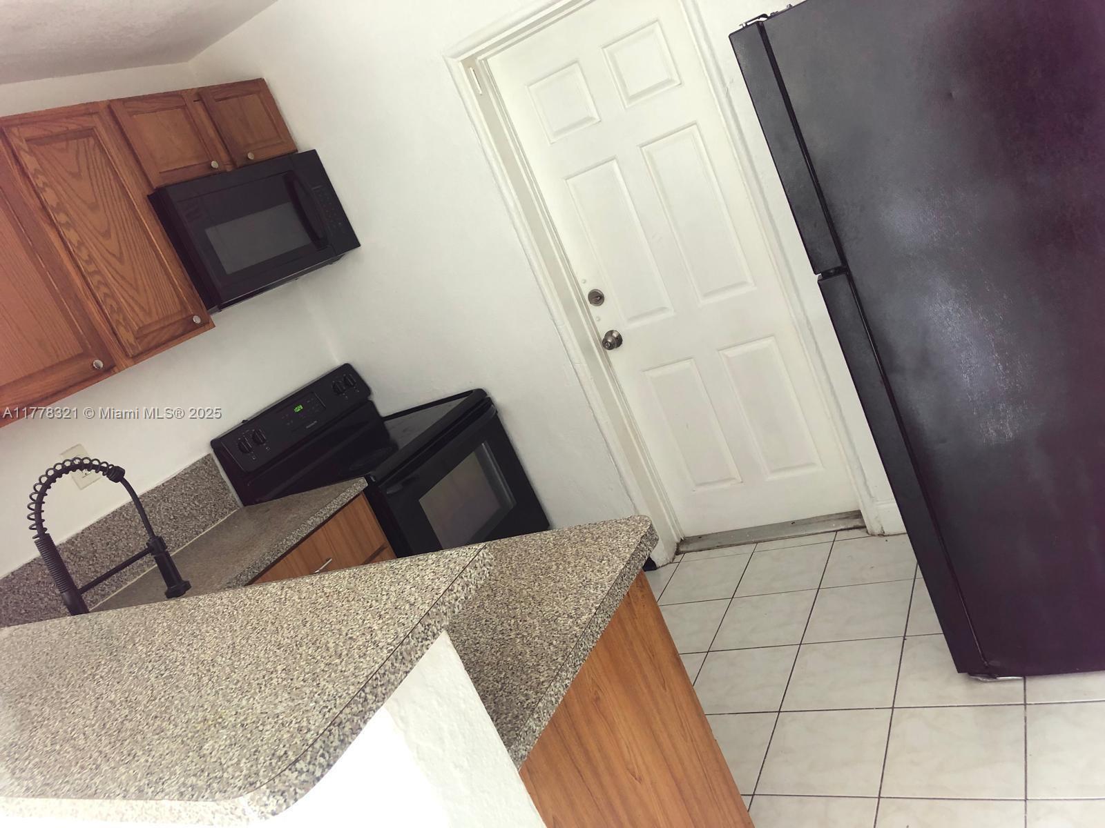 414 NW 15th Way, Fort Lauderdale, Florida image 9