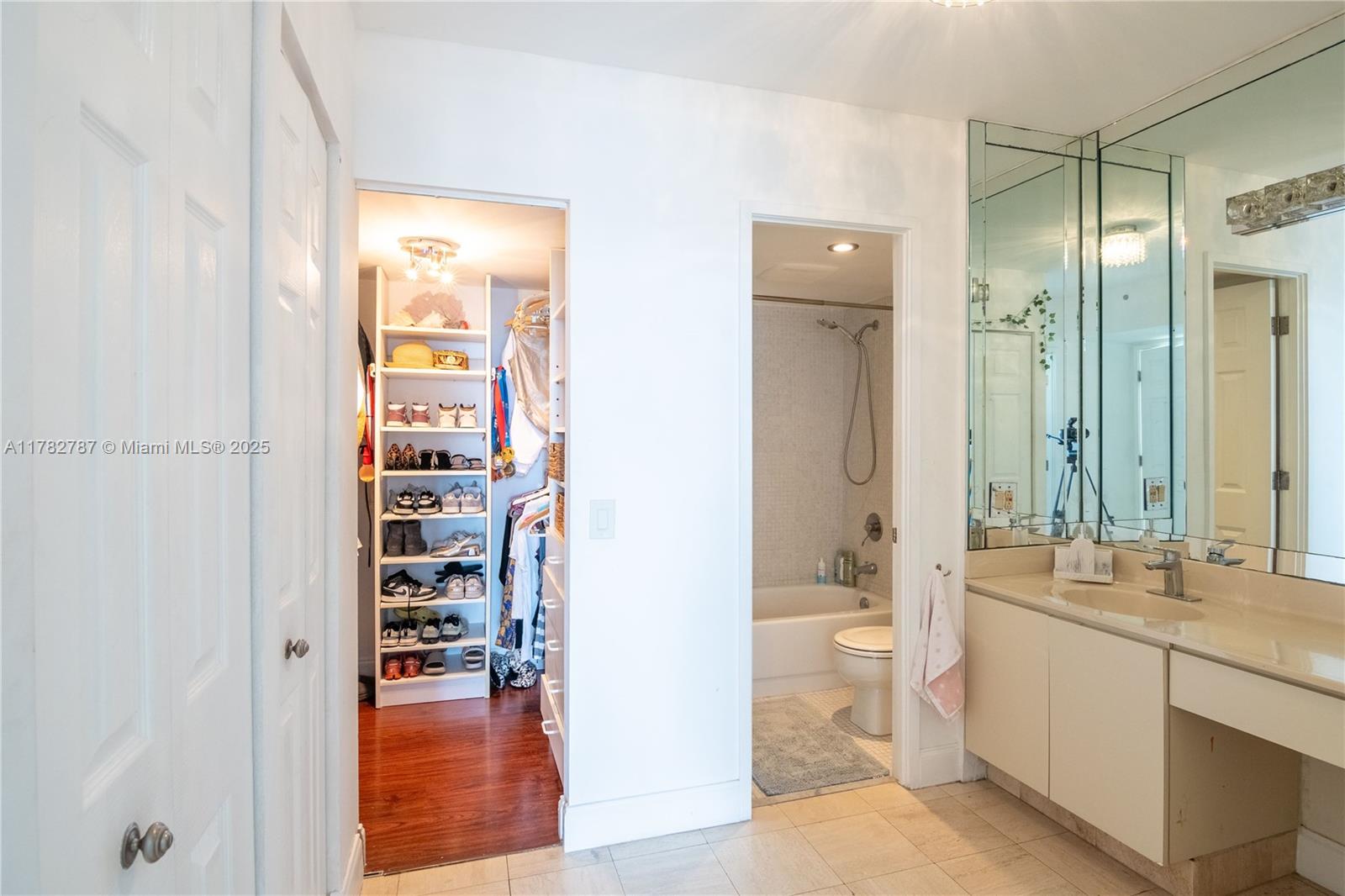 3731 N Country Club Dr #1927, Aventura, Florida image 18