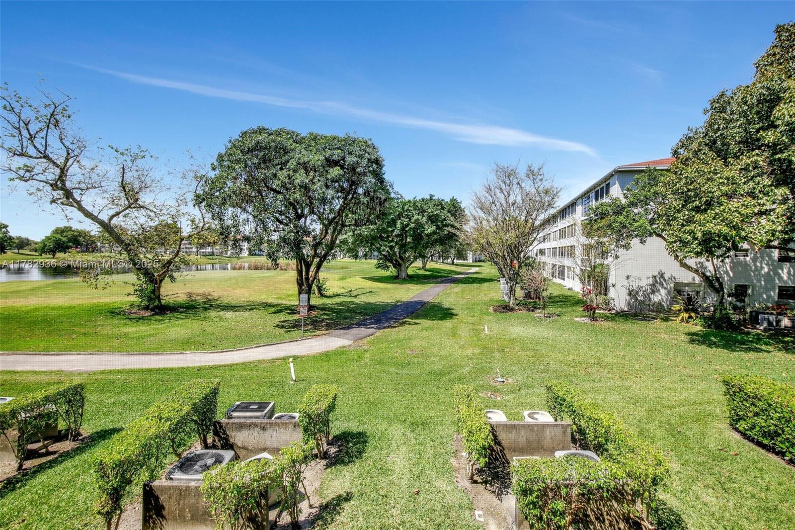 300 SW 134th Way #212E, Pembroke Pines, Florida image 3