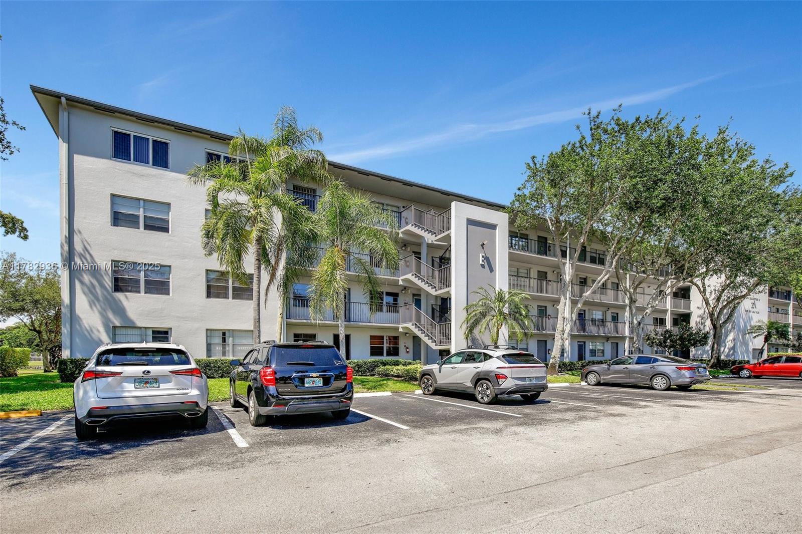 300 SW 134th Way #212E, Pembroke Pines, Florida image 9
